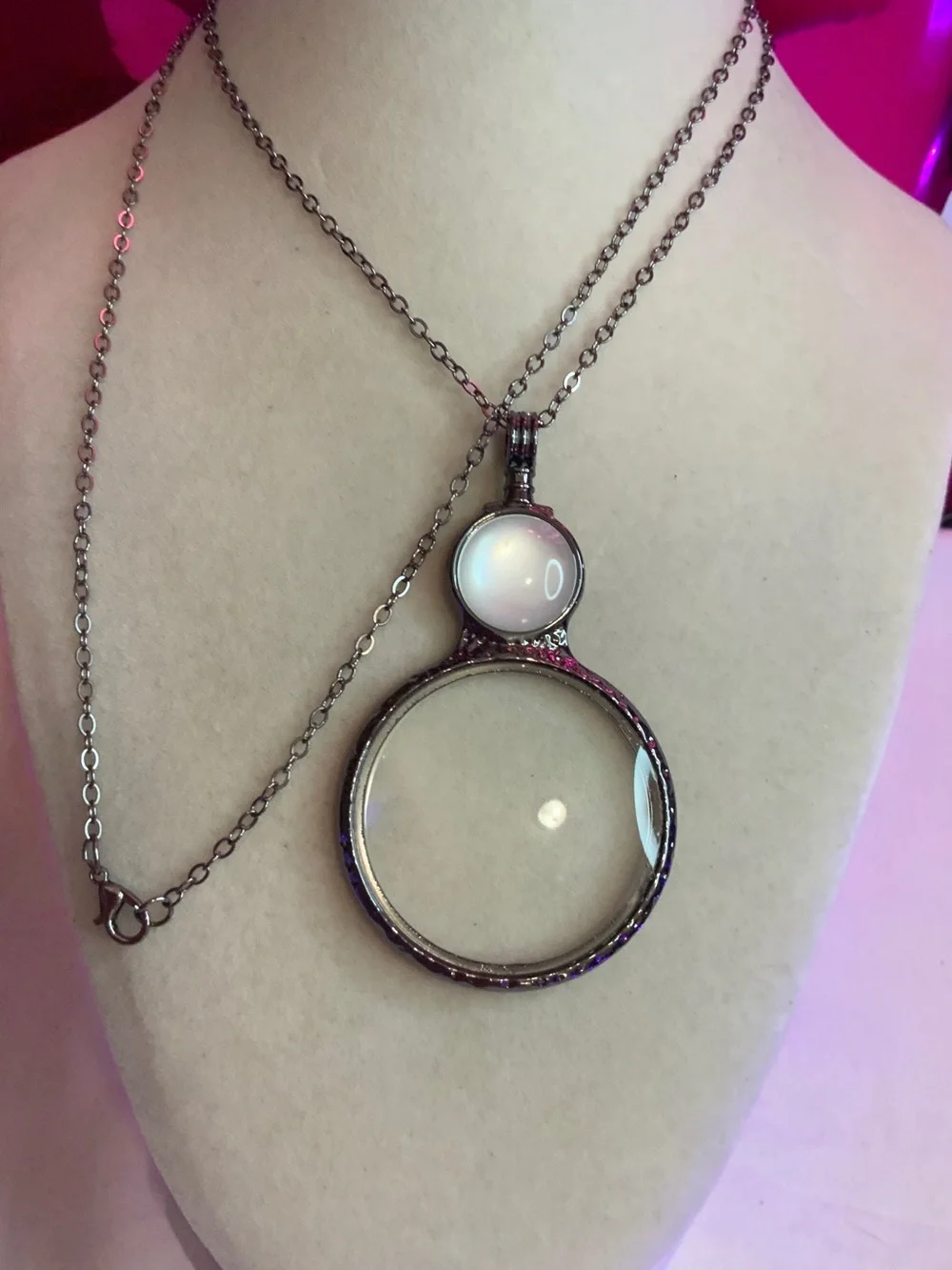 New Silver-Tone Magnifying  Glass Necklace - White Stone Accent 30”  (Z-14)